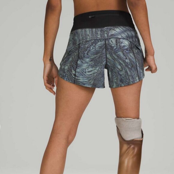 SOLD Lululemon Speed Up Mid-Rise Short 4" - Picture 2 of 6